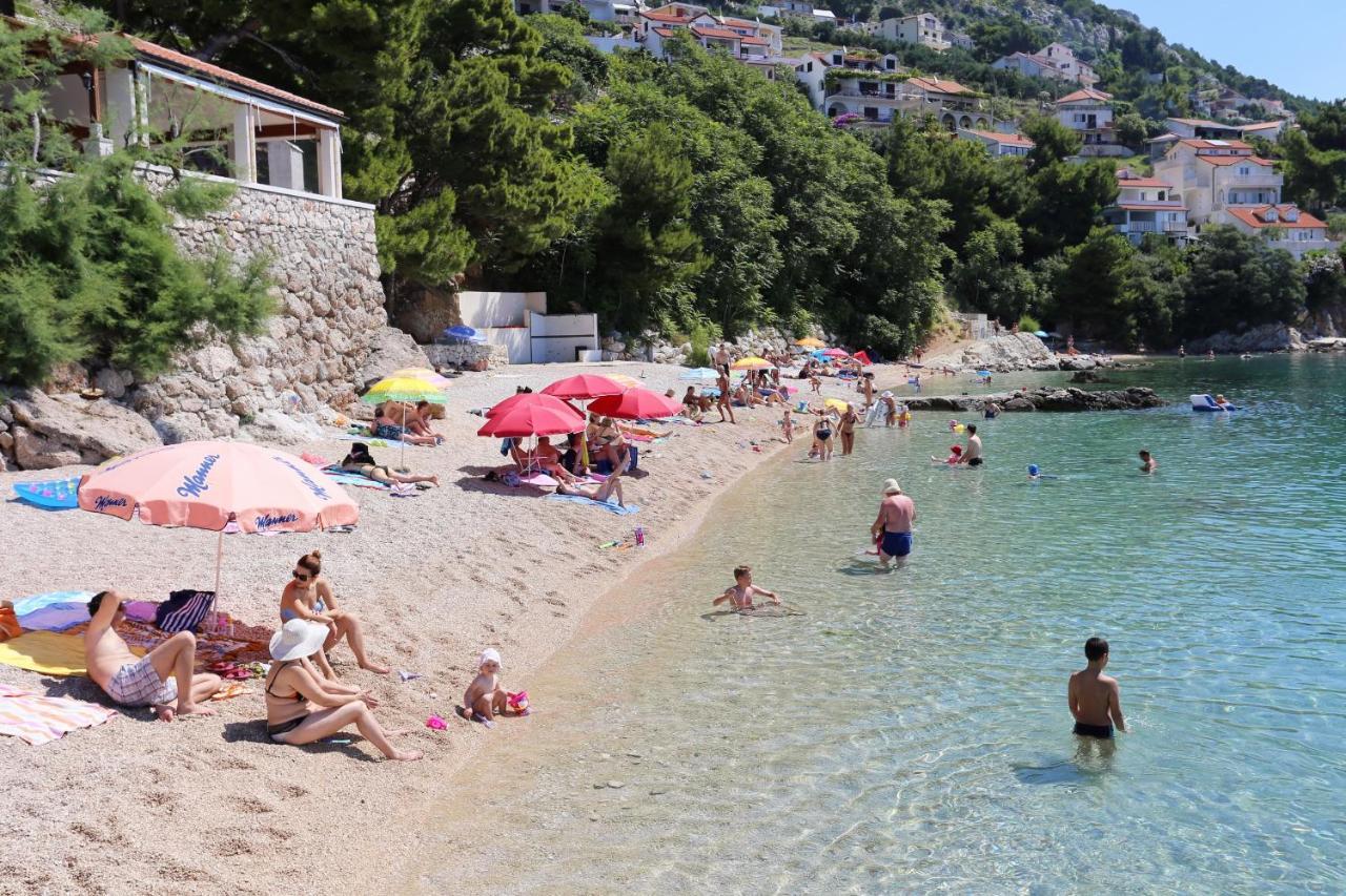 Apartments By The Sea Pisak, Omis - 1014 المظهر الخارجي الصورة