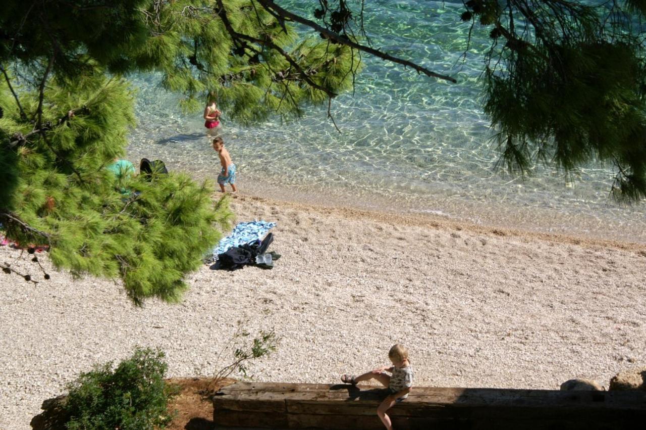 Apartments By The Sea Pisak, Omis - 1014 المظهر الخارجي الصورة