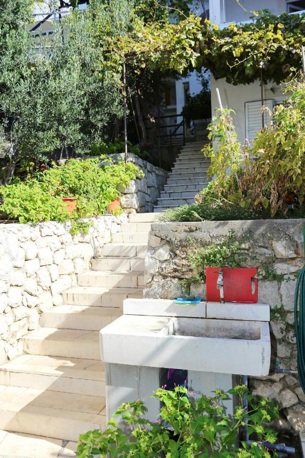 Apartments By The Sea Pisak, Omis - 1014 المظهر الخارجي الصورة