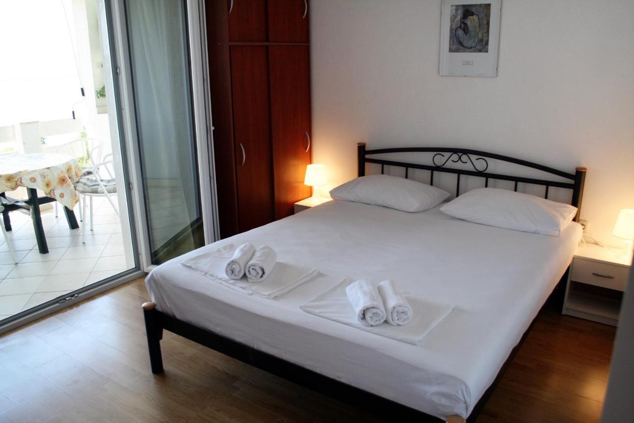 Apartments By The Sea Pisak, Omis - 1014 المظهر الخارجي الصورة