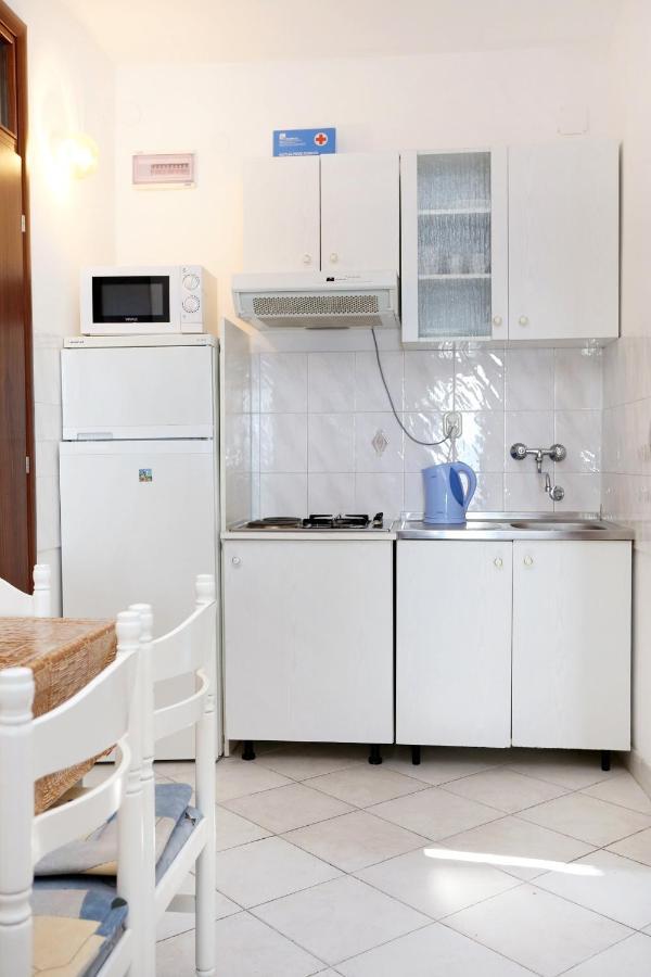 Apartments By The Sea Pisak, Omis - 1014 المظهر الخارجي الصورة