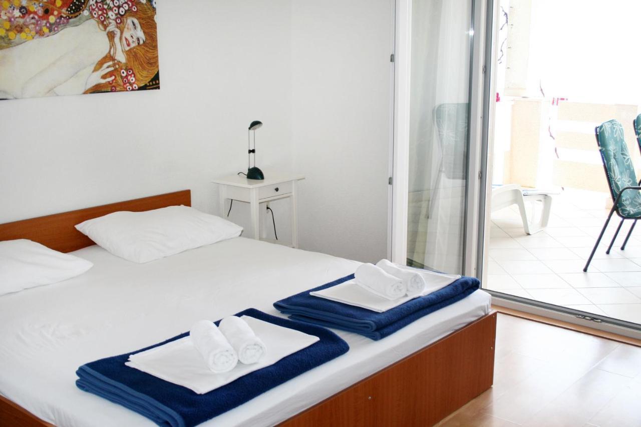 Apartments By The Sea Pisak, Omis - 1014 المظهر الخارجي الصورة