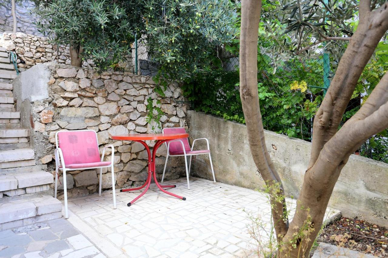 Apartments By The Sea Pisak, Omis - 1014 المظهر الخارجي الصورة