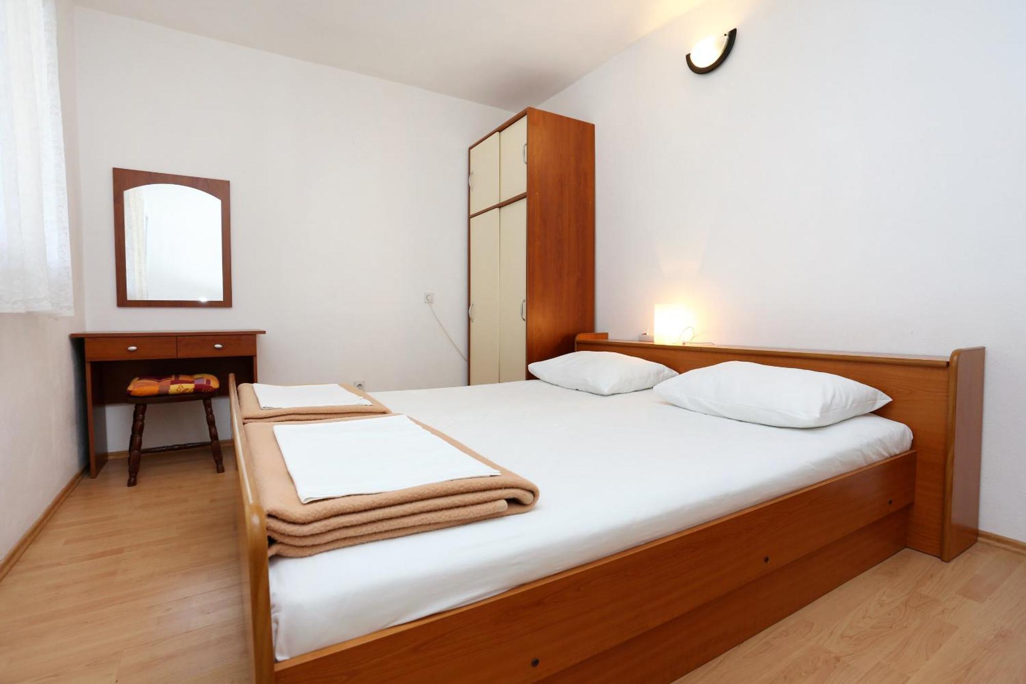 Apartments By The Sea Pisak, Omis - 1014 الغرفة الصورة